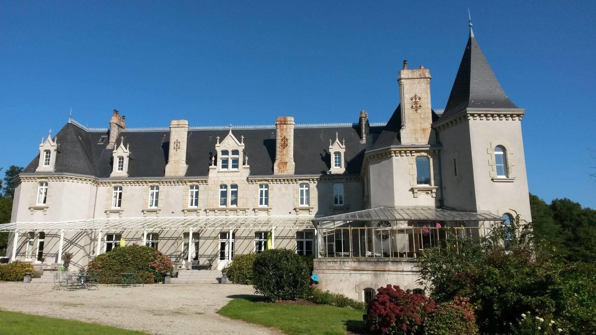 Chateau De Kervoazec - Chambres D'Hotes Saint-Goazec Exterior photo