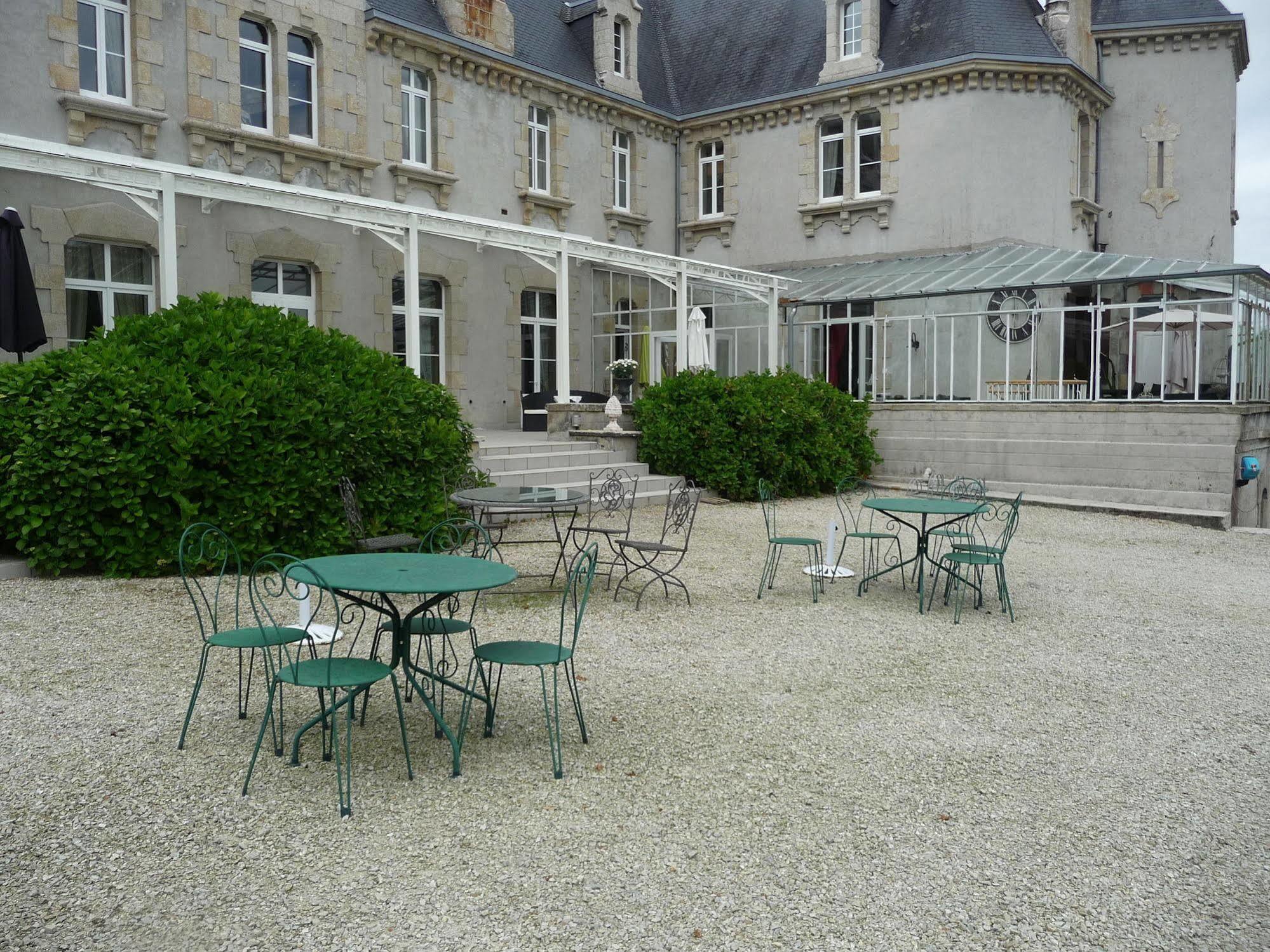 Chateau De Kervoazec - Chambres D'Hotes Saint-Goazec Exterior photo